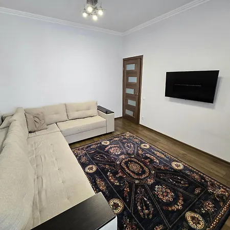 Testemiteanu Str, 2 Apartment, Free Wi-fi * Chisinau